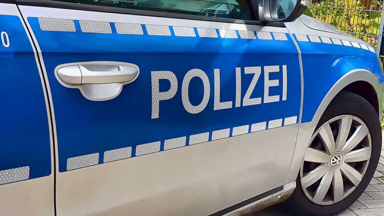 Verkehrsunfall mit zwei Verletzten in Rünthe – RTW im Einsatz