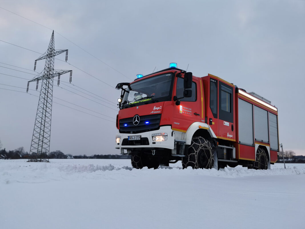 Feuerwehr_Schneeketten Das am Standort des Löschzug 1 Stadtmitte stationierte Löschgruppenfahrzeug 20 Katastrophenschutz (kurz: LF20 KatS) wurde mit Schneeketten ausgerüstet. Foto: Feuerwehr Werne