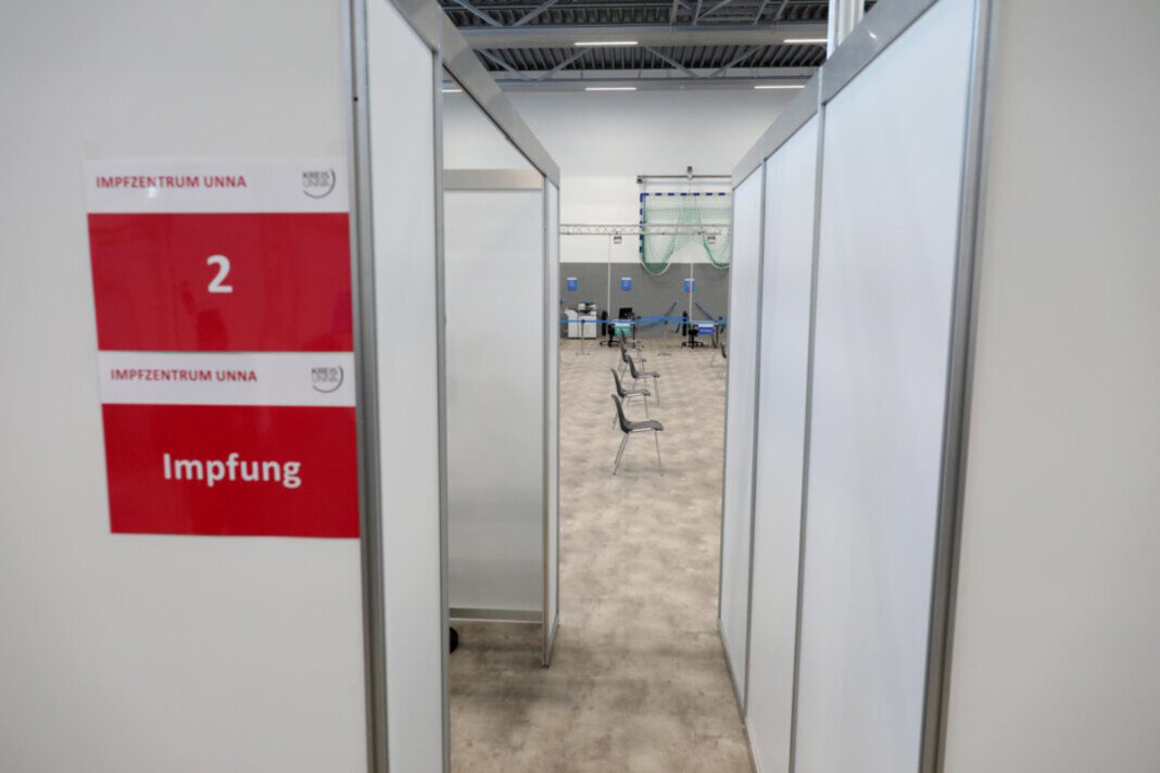 Impfzentrum Unna_Start 1 Nach wochenlanger Verzögerung wird am 8. Februar im Impfzentrum Unna die Arbeit aufgenommen. Foto: Volkmer