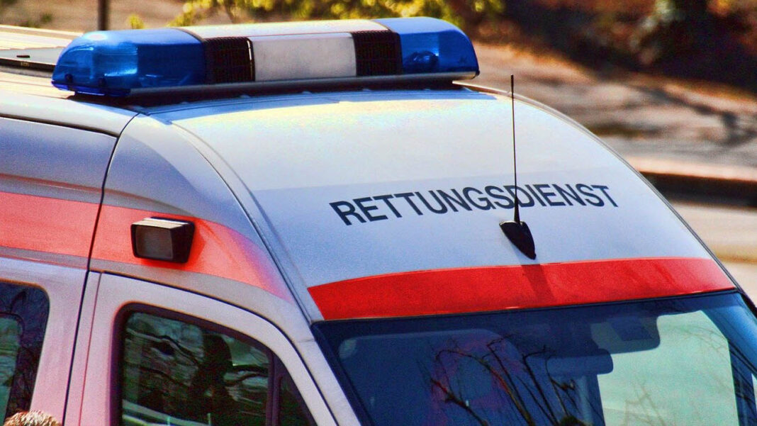 Rettungswagen_pixabay Auch der Rettungsdienst in Werne hat bei diesen Schneemassen ordentlichen Mühe, registriert aber große Hilfsbereitschaft in der Nachbarschaft. Foto: pixabay