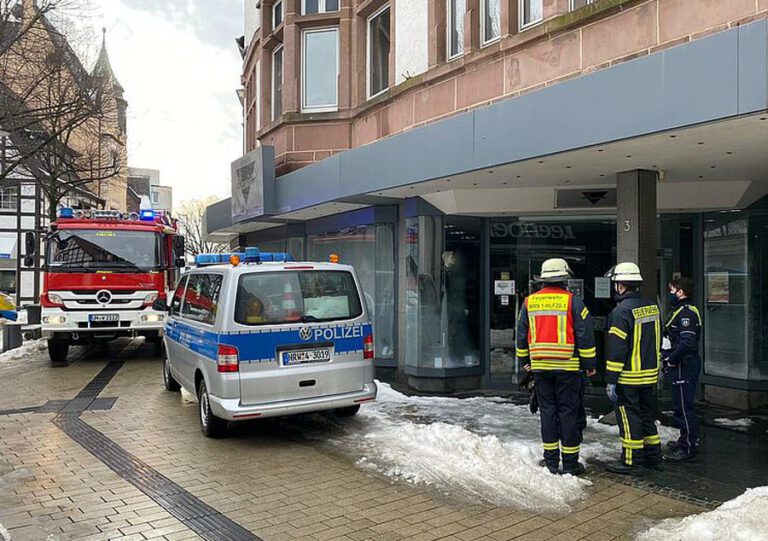 Ein Wasserschaden ereignete sich am Dienstag im Ladenlokal von Herrenmoden Schmersträter. Foto: Feuerwehr Werne