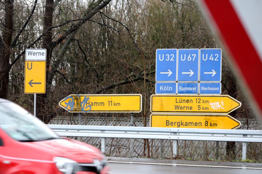 Ostenhellweg In der nächsten Woche soll der Verkehr über den Ostenhellweg wieder in beide Richtungen rollen. Foto: Volkmer