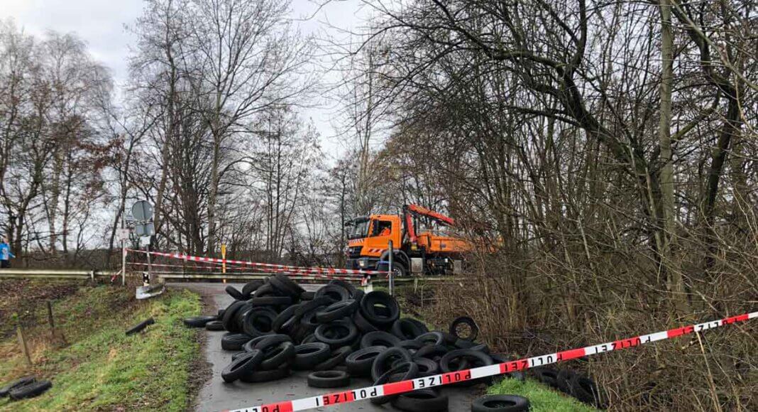 Illegal entsorgte Autoreifen im Bereich Stiegenkamp/Schwarte Riet riefen den städtischen Bauhof auf den Plan. Foto: Stadt Werne