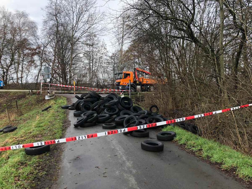 Wilde Müllkippe Illegal entsorgte Autoreifen im Bereich Stiegenkamp/Schwarte Riet riefen den städtischen Bauhof auf den Plan. Foto: Stadt Werne