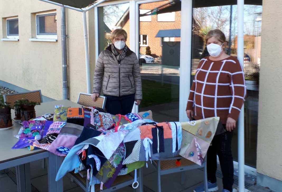 ZWAR Stoffe Die ZWAR-Gruppe aus Werne war wieder aktiv und hat Genähtes für das Malteserstift in Herbern zur Verfügung gestellt. Foto: Privat