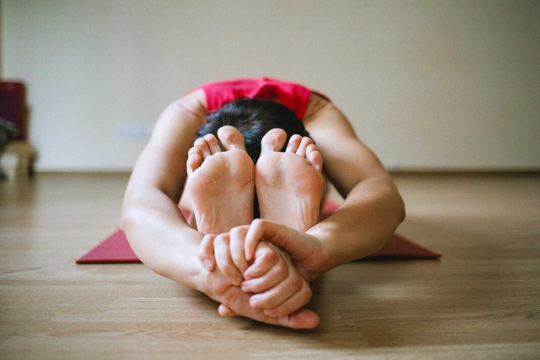 yoga-1146277_1280 Auch die Familienbildungsstätte hat Online-Yoga im Programm. Anmeldungen sind ab sofort möglich. Symbolfoto: pixabay
