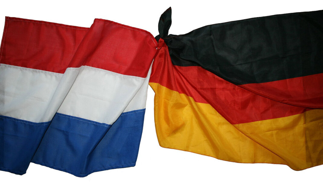 Flaggen Niederlande_pixabay Vor dem ersten Mai-Wochenende wird auf deutscher und niederländischer Seite appelliert, unbedingt weiterhin auf Ausflüge und Einkaufsfahrten ins jeweilige Nachbarland zu verzichten. Symbolfoto: pixabay