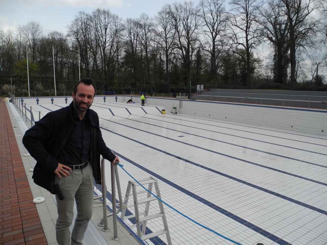 Freibad 2 Karsten Langstein, kaufmännischer Leiter des Solebads, hofft auf einen baldigen Saisonstart. Foto: Klaus Brüggemann