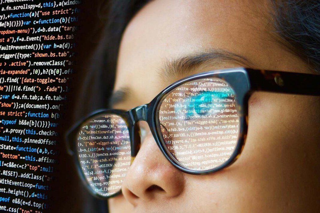 Programmieren_Mädchen_pixabay Die Teilnehmerinnen lernen während des Kurses die Grundideen des Programmierens kennen. Foto: pixabay