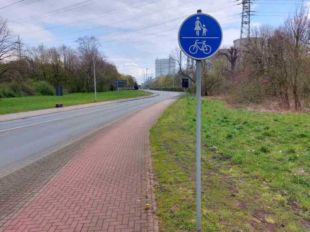 Radweg Hammer Straße 1 Auf beiden Seiten weise der Radweg erhebliche Mängel auf, schreibt die UWW. Foto: Wagner