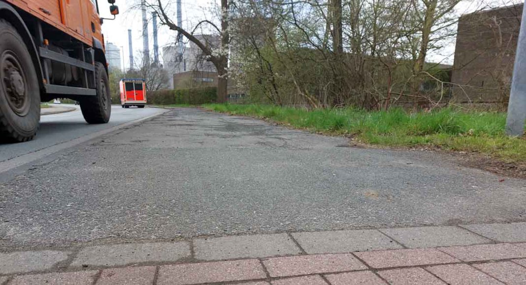 Der Radweg an der Hammer Straße in Stockum ist in keinem guten Zustand. Die UWW fordert eine Sanierung. Foto: Wagner
