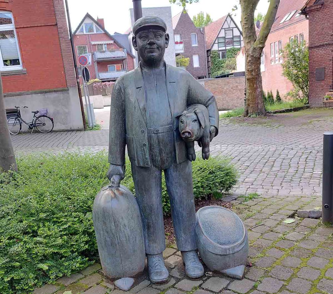 Bauer_Roggenmarkt Annette Wittkamp-Fröhling schuf die bekannte Figur „Händler
