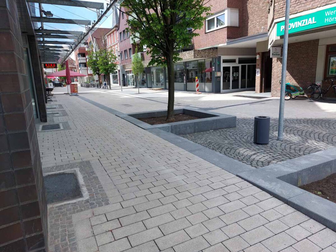 Bonenstraße 1 Die Bonenstraße sei so gestaltet, dass Bürger, Kunden und Besucher sich dort gerne aufhielten und wohlfühlten. Sie lade zum Stadtbummel und Verweilen ein und sei damit auch ein wichtiger Wirtschafts-, Tourismus- und natürlich auch Wohlfühlfaktor für die Stadt Werne, heißt es seitens der Verwaltung. Foto: Wagner