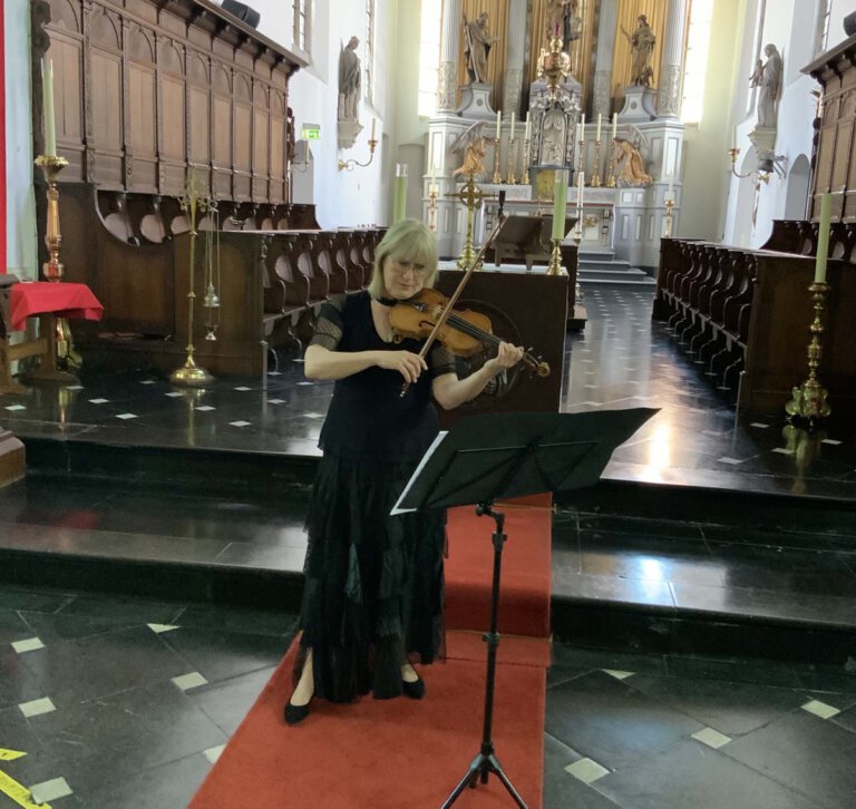 Die Violinistin Annemieke Corstens. Foto: Jac van Steen