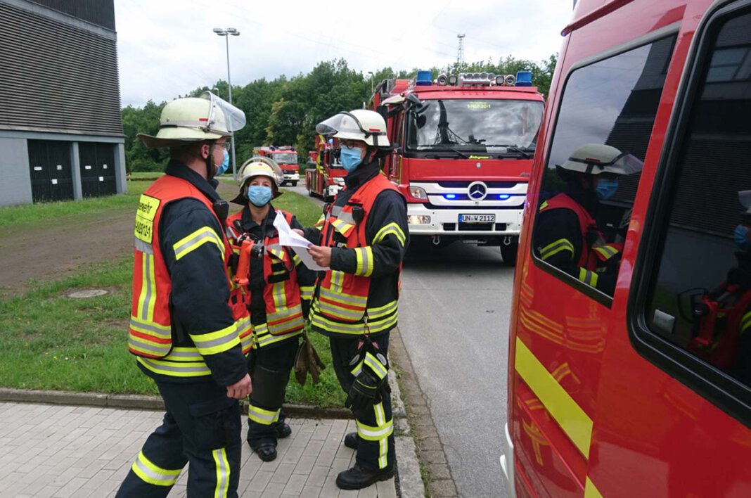 Der Löschzug Mitte verblieb im Bereitstellungsraum. Alle Einsatzkräfte der Freiwilligen Feuerwehr Werne haben inzwischen ein Impfangebot erhalten - nach einiger Verzögerung. Foto: Archiv