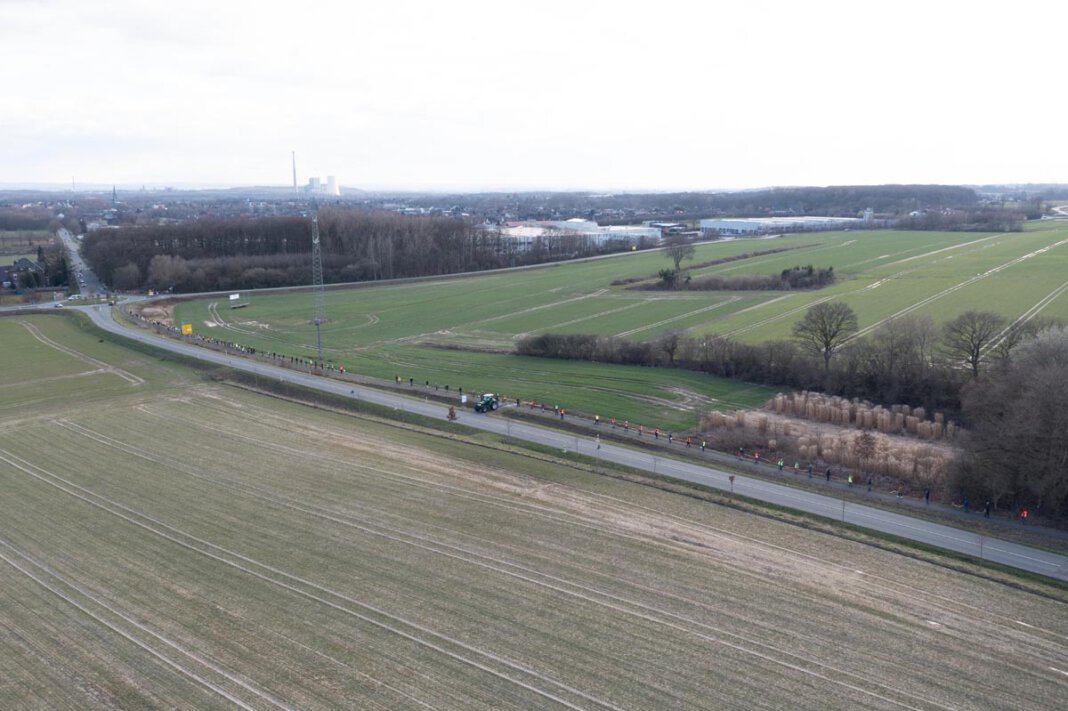 Industriegebiet Nordlippestraße Nord Im Vordergrund ist ein Teil der landwirtschaftlichen Fläche zu sehen, die zu einem Industriegebiet entwickelt werden soll. Foto: Kreativshooting/T. Schütte
