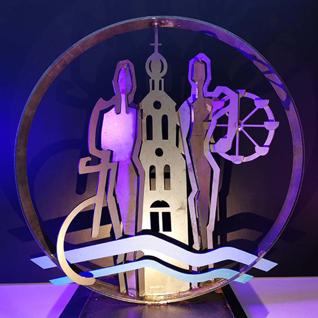 Skulptur Kreisel_beleuchtet Die etwa vier Meter hohe Skulptur, die den neuen Kreisverkehr auf der Münsterstraße schmücken soll, kann auch beleuchtet werden. Das Bild zeigt ein Modell des Künstlers Alfred Gockel. Foto: Stadt Werne