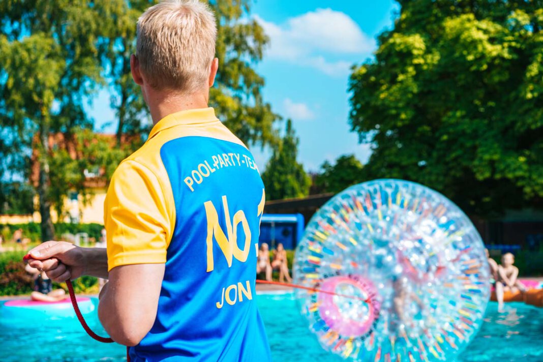 210703_Solebad Werne_Ferienstart mit Badespaß Beim Solebad-Ferienspaß ist eine Mischung aus Olympischen Spielen und Fußball-EM geplant. Actionreiche Disziplinen im Wasser und drumherum fordern vier Stunden lang zum Mitmachen auf. Gefragt sind Kreativität, Geschicklichkeit und Teamgeist. Foto: Solebad Werne