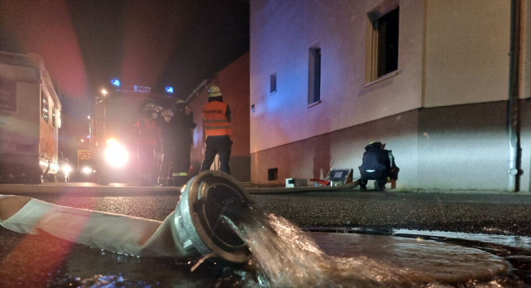 Im Evenkamp lief in der Nacht zu Dienstag ein Keller mit Wasser voll. Die Feuerwehr Werne rückte aus. Foto: Feuerwehr Werne
