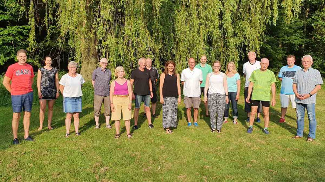 Foto Sportabzeichenprüfer 16.06.2021 Die Sportabzeichenprüfer/innen des SSV trafen sich zur Saisonbesprechung im Grünen Winkel. Foto: SSV