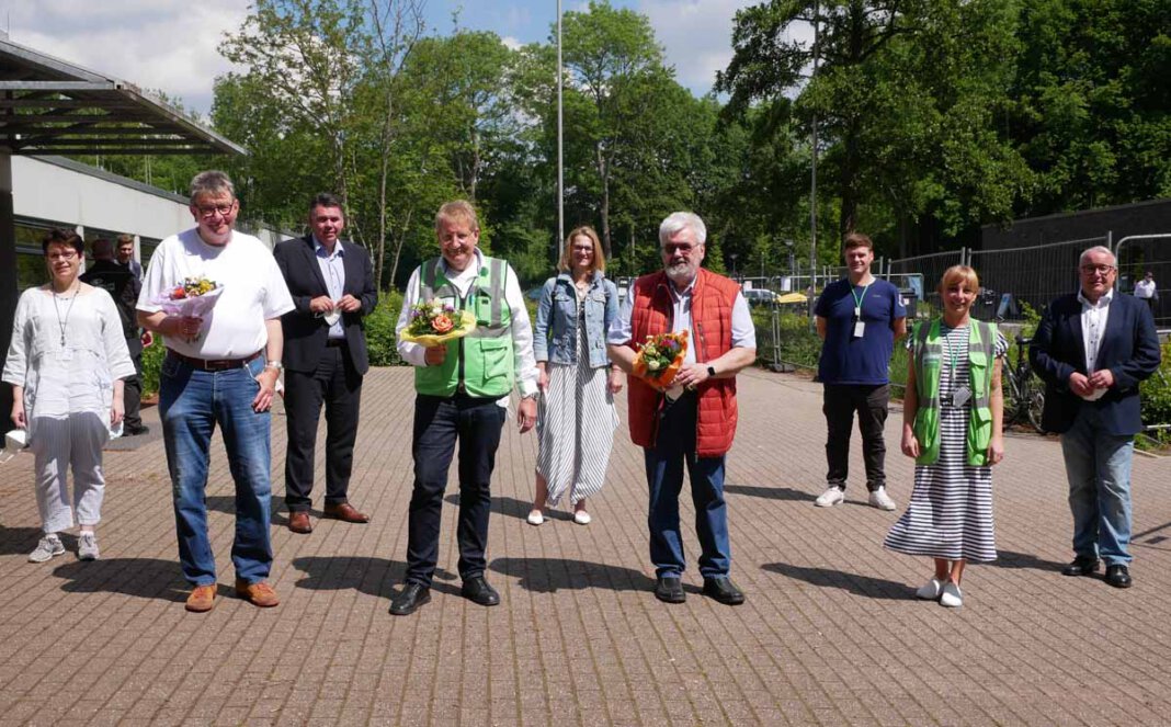 Impfzentrum Dr. Holger Felcht, Theo Spanke und Dr. Wolfgang-Axel Dryden (Mitte, von links) wurden am Impfzentrum verabschiedet. Foto: Birgit Kalle – Kreis Unna