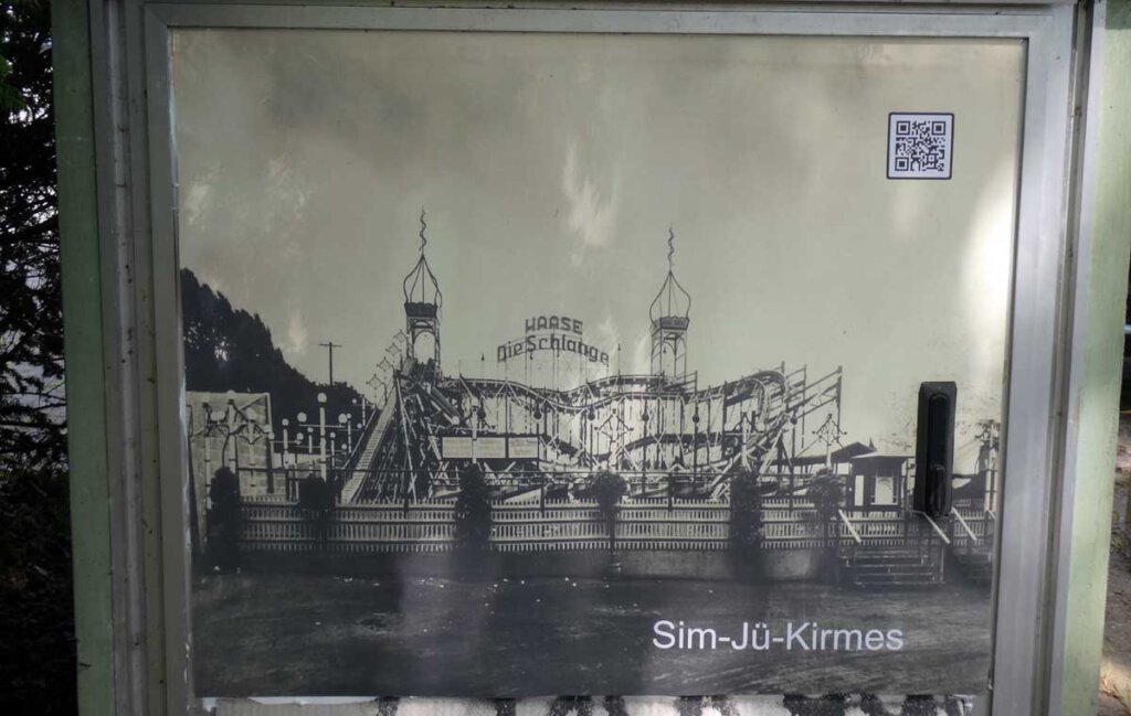 An der Luther-Kirche verschönert eine alte Fotografie der Sim-Jü einen Stromkasten. Foto: Fertig-Möller