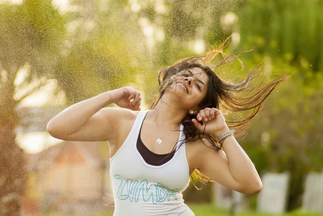 zumba-2382200_1280 Die Freizeit- und Breitensportabteilung des Werner SC startet wieder durch, unter anderem mit Zumba auf dem Schulhof der ehemaligen Wienbredeschule. Symbolfoto: pixabay