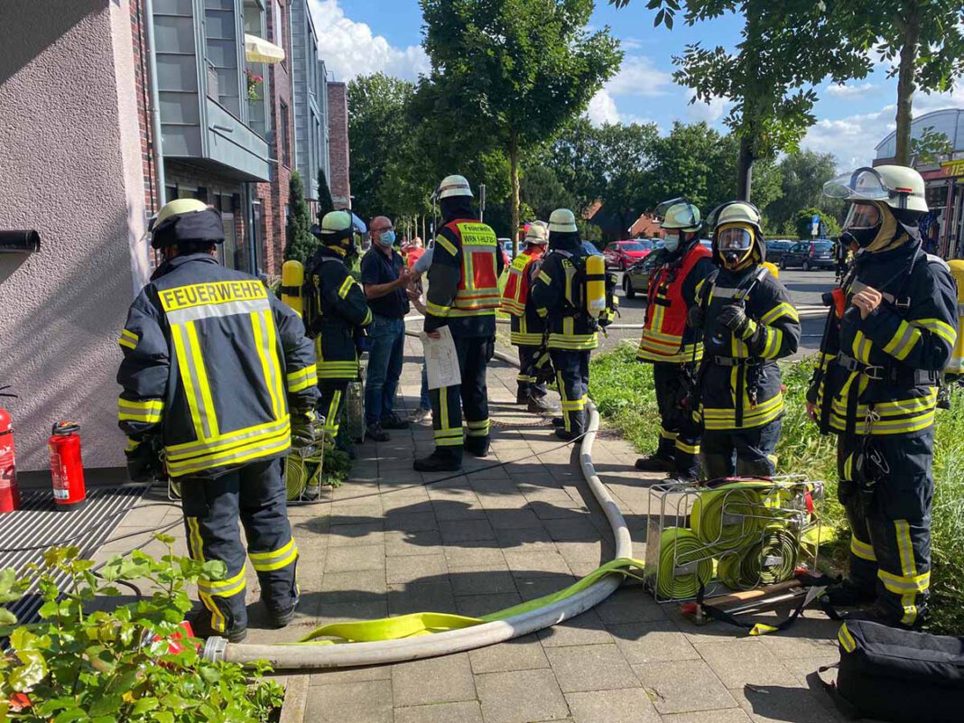 Der Kellerraum wurde von einem Trupp erkundet und im Anschluss gelüftet. Der Kellerraum des Hotels wurde von einem Trupp der Freiwilligen Feuerwehr Werne erkundet und im Anschluss gelüftet. Foto: Feuerwehr Werne