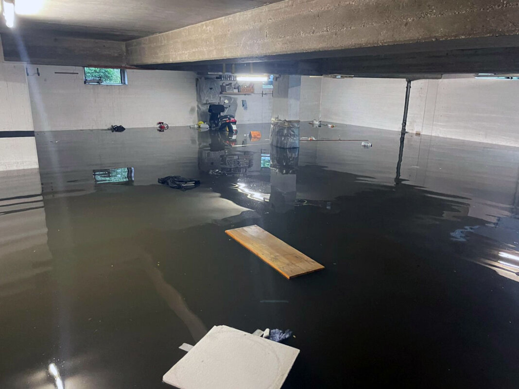 Hochwasser Werne 2 Das Unwetter mit Starkregen setzte zahlreiche Keller unter Wasser. Foto: Privat