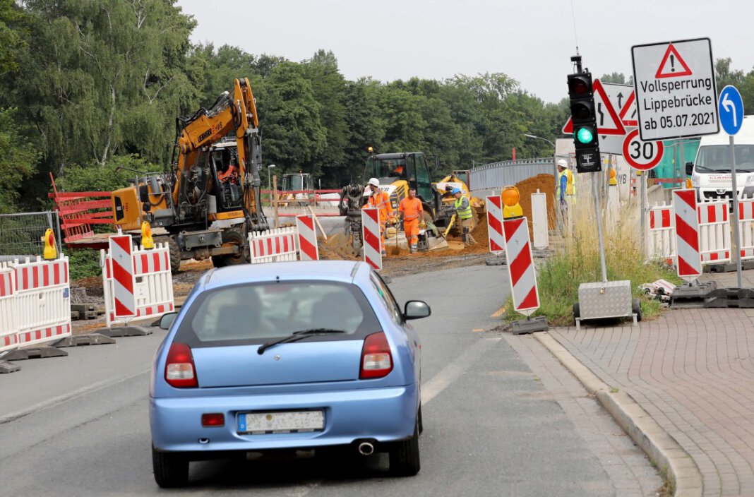 Lippebrücke Durchfahrt 01 Seit einer Woche gilt die Vollsperrung der Lippebrücke an der Werner Straße. Das ist noch nicht bei allen Verkehrsteilnehmern angekommen. Foto: Volkmer