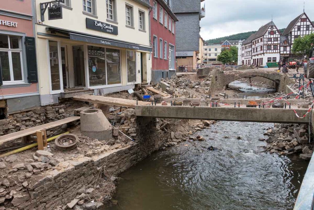 Bad Münstereifel_Innenstadt Eine Bild der Verwüstung bot sich den heimischen THW-Kräften in Bad Münstereifel. Foto: Jörg Prochnow