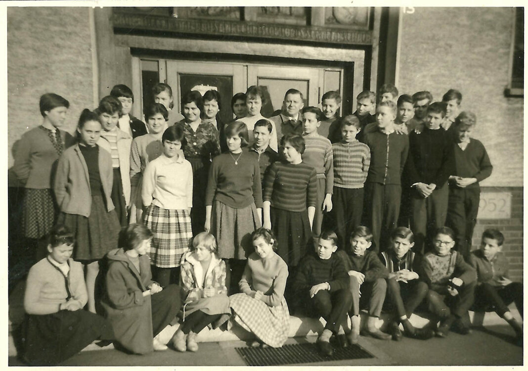 Entlassjahrgang 1961-Klassenfoto(1) 60 Jahre nach dem Abschied aus der Wiehagenschule treffen sich die Ehemaligen am kommenden Samstag zum Wiedersehen. Foto: Privat