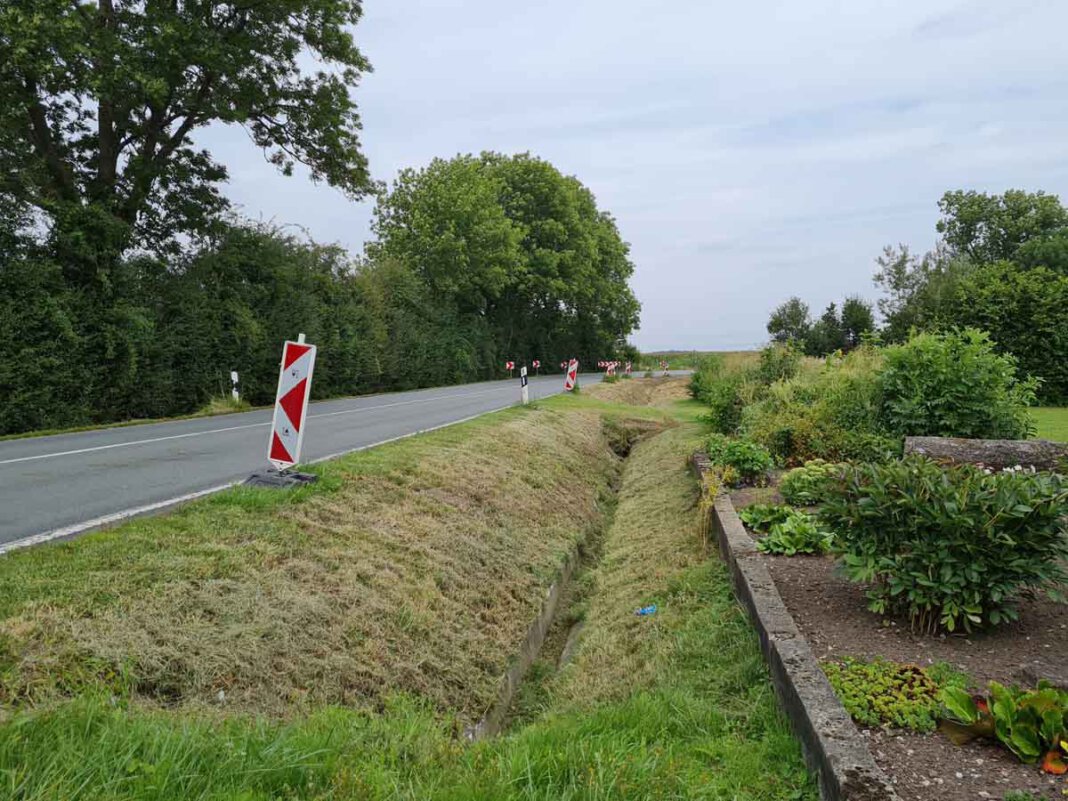 Merschstraße In Herbern hat der Bau des Radwegs entlang der Merschstraße (L671) zum Bahnhof Mersch begonnen. Von Herbern aus gesehen in Richtung Mersch begonnen.
