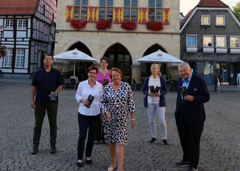 Pohlmann, Anne Höttcke, Dr. Susanne Vedder-Laurenz und Dr. Heike Rüping. Foto: Privat Frau Kornelia Reckers, Herr Hubertus Steiner