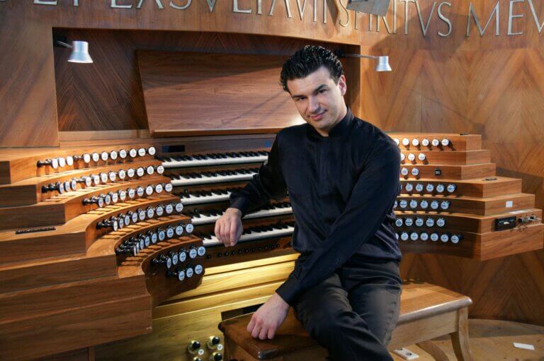 Der italienische Organist Paolo Oreni wird am 5. September ein abwechslungsreiches und virtuoses Programm in St. Christophorus darbieten. Foto: Privat