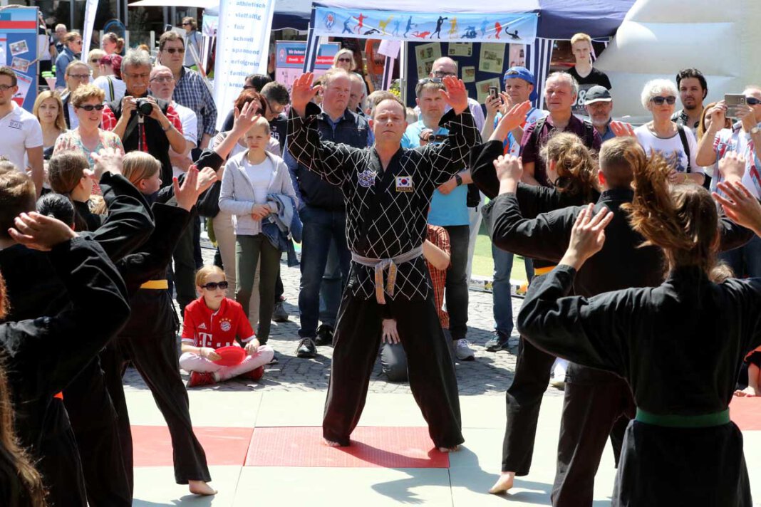 Werne Sport- und Vereinsmeile Stadtsportverband Stadtjugendring Foto: Volkmer Die Werner Sport- und Vereinsmeile 2022 ist ein wichtiger Baustein, um Kinder und Erwachsene zurück in die Vereine zu holen. Archivfoto: Volkmer