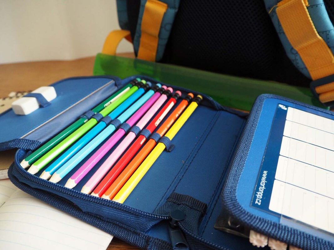 back-to-school-2680730_1280 Am Mittwoch beginnt das neue Schuljahr. Der Kreis Unna hat ein paar Tipps für den Start zusammengestellt. Symbolfoto: pixabay