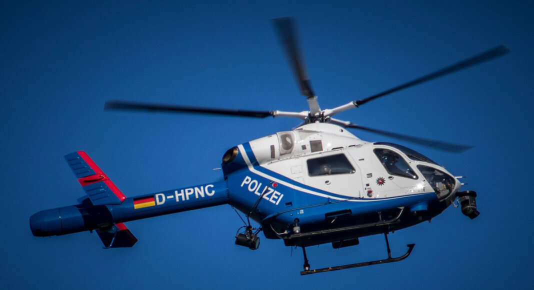 Die Polizei sucht mit einem Hubschrauber nach einem 60-Jährigen in Werne. Symbolfoto: pixabay