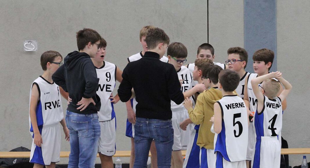Zu nervös ging der Nachwuchs der heimischen Basketballer ins Spitzenspiel. Foto: Markewitz
