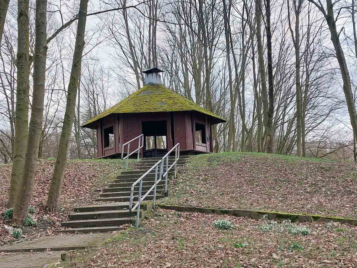 Die Freizeithütte am Werthweg in Stockum könnte schon bald Geschichte sein. Die UWW fordern eine neue Nutzung für das Gelände unweit der Lippe. Foto: Wagner