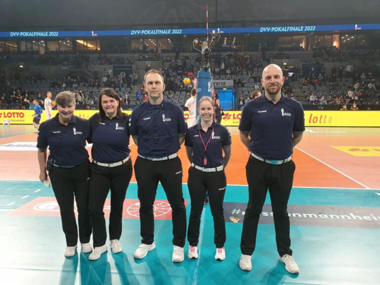 Theresa Rottmann erster weiblicher Referee bei Volleyball-Männerfinale