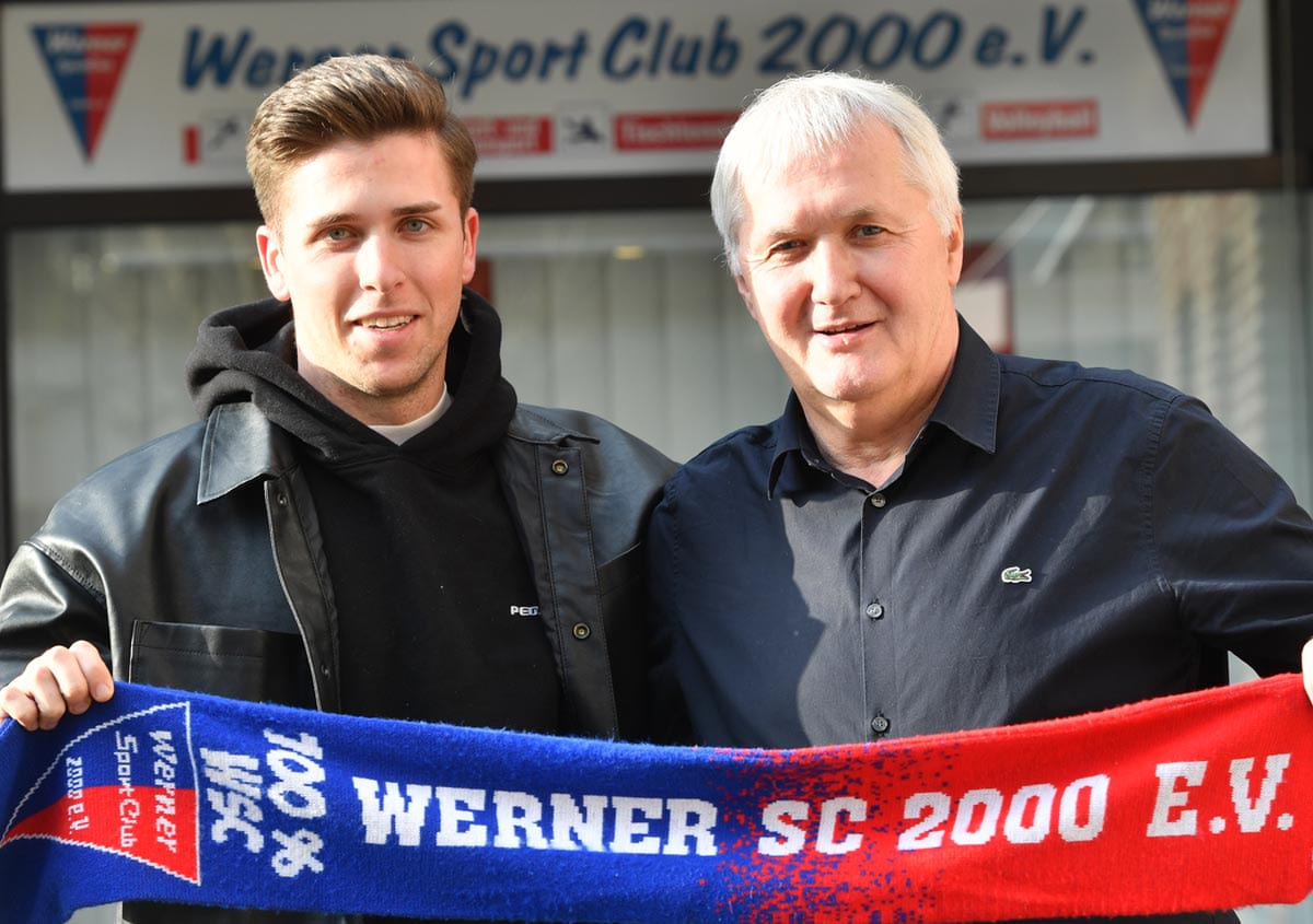 Thomas Overmann begrüßt Brian Wolff beim WSC. Der offensive Mittelfeldspieler kehrt vom Oberligisten Westfalia Rhynern zu den Blau-Roten zurück. Foto: WSC