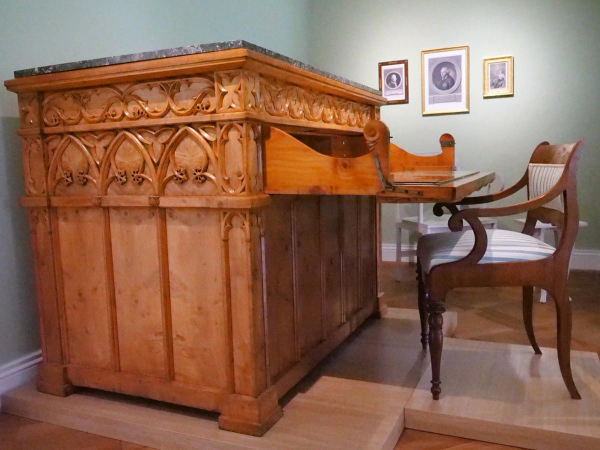 Der Schreibtisch des Freiherrn vom Stein ist Bestandteil der Ausstellung über den preußischen Reformer im Schloss Cappenberg. Foto: Dr. Anke Schwarze