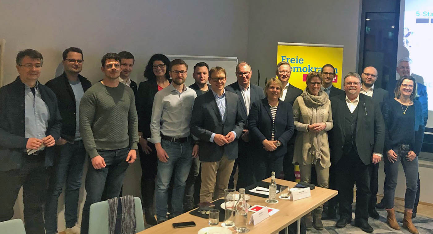 Die FDP Werne hatte zu einem prominent besuchten Fachgespräch zur Zukunft des Berufskollegs Werne eingeladen. Foto: FDP