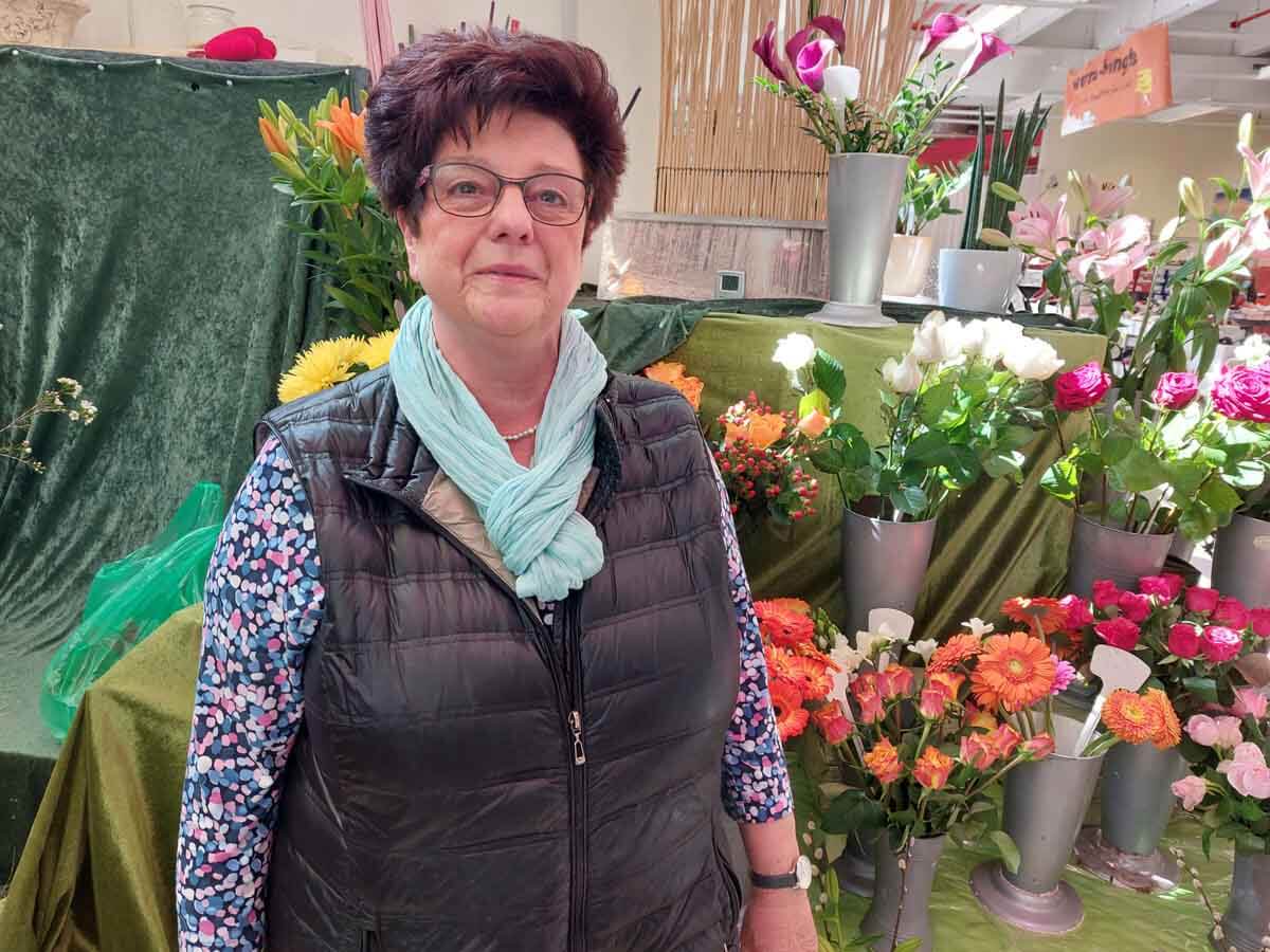 Gisela Rennhack, Inhaberin von Blumen Jasmin, verlässt nach 16 Jahren das Horne-Center und bezieht ein Ladenlokal in der Innenstadt. Foto: Wagner
