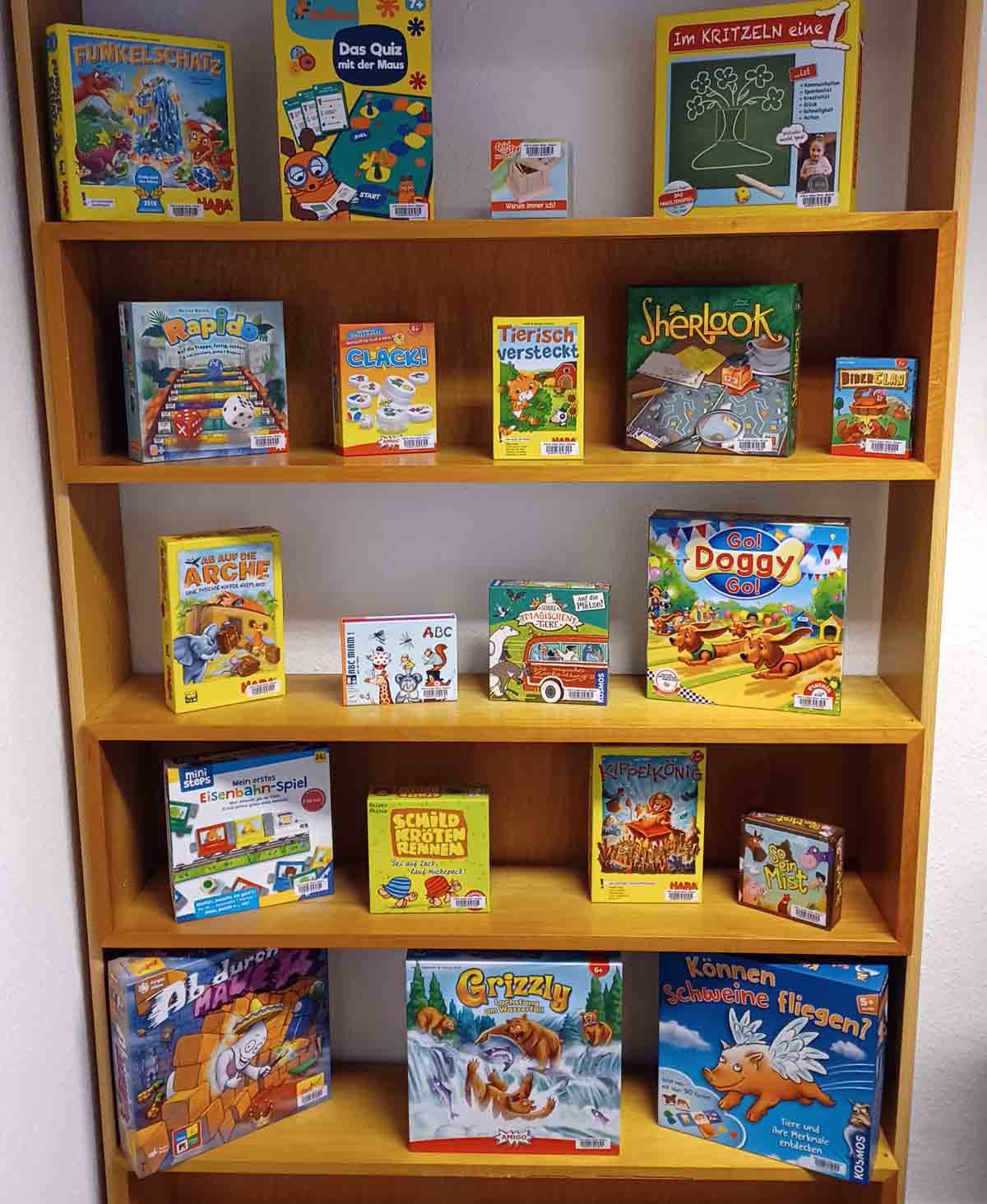 Viele neue Spiele hält die Bücherei St. Sophia in Stockum bereit. Foto: Privat