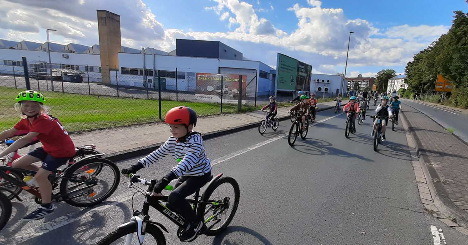 Bei der Kidical Mass eroberten am vergangenen Sonntag kleine und große Radfahrer/innen die Werner Straßen. Foto: Karl Jehle