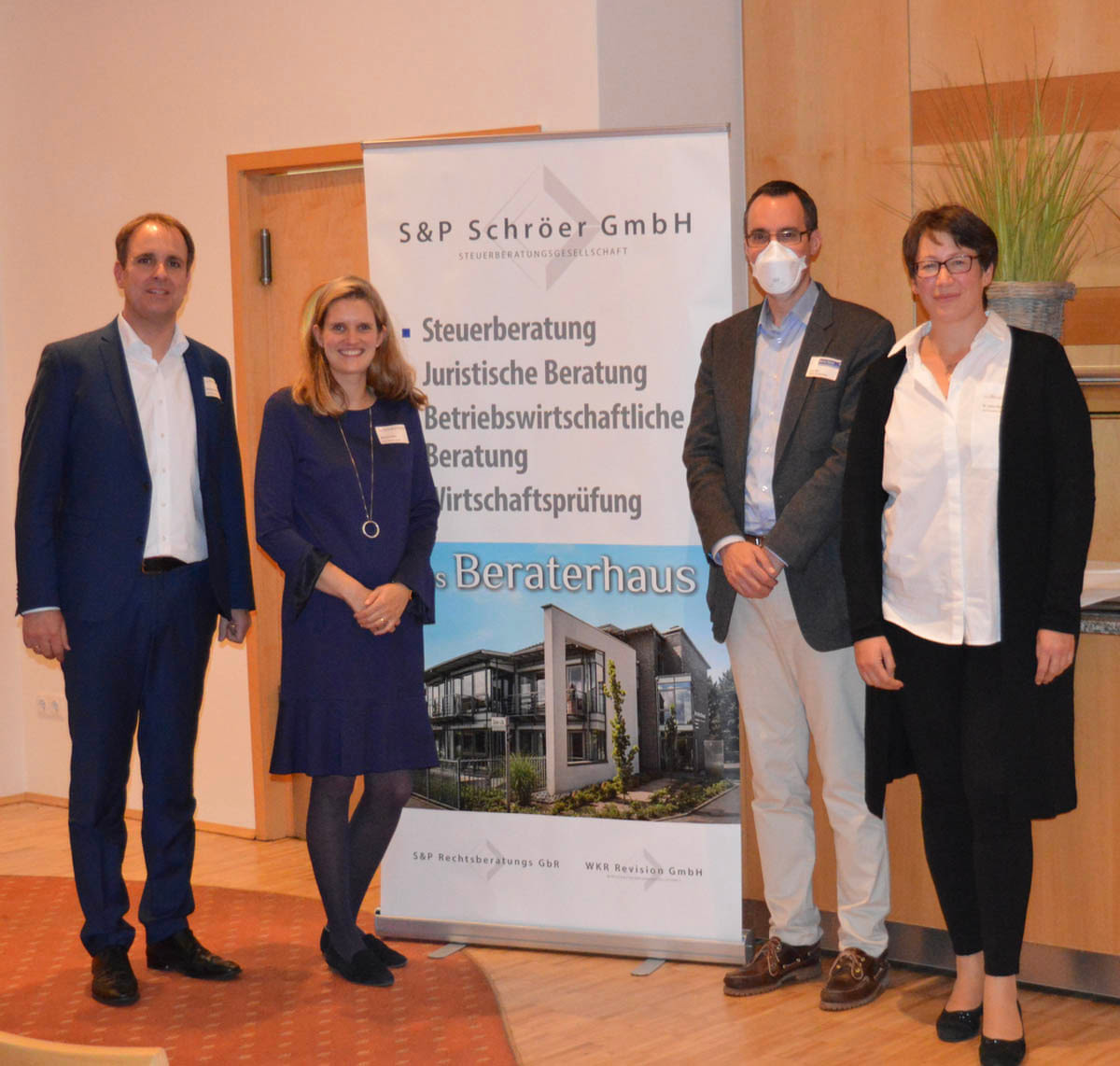 Die Geschäftsführung der S & P Schröer GmbH Steuerberatungsgesellschaft begrüßte Prof. René Pfromm zum Werner Forum. Foto: privat