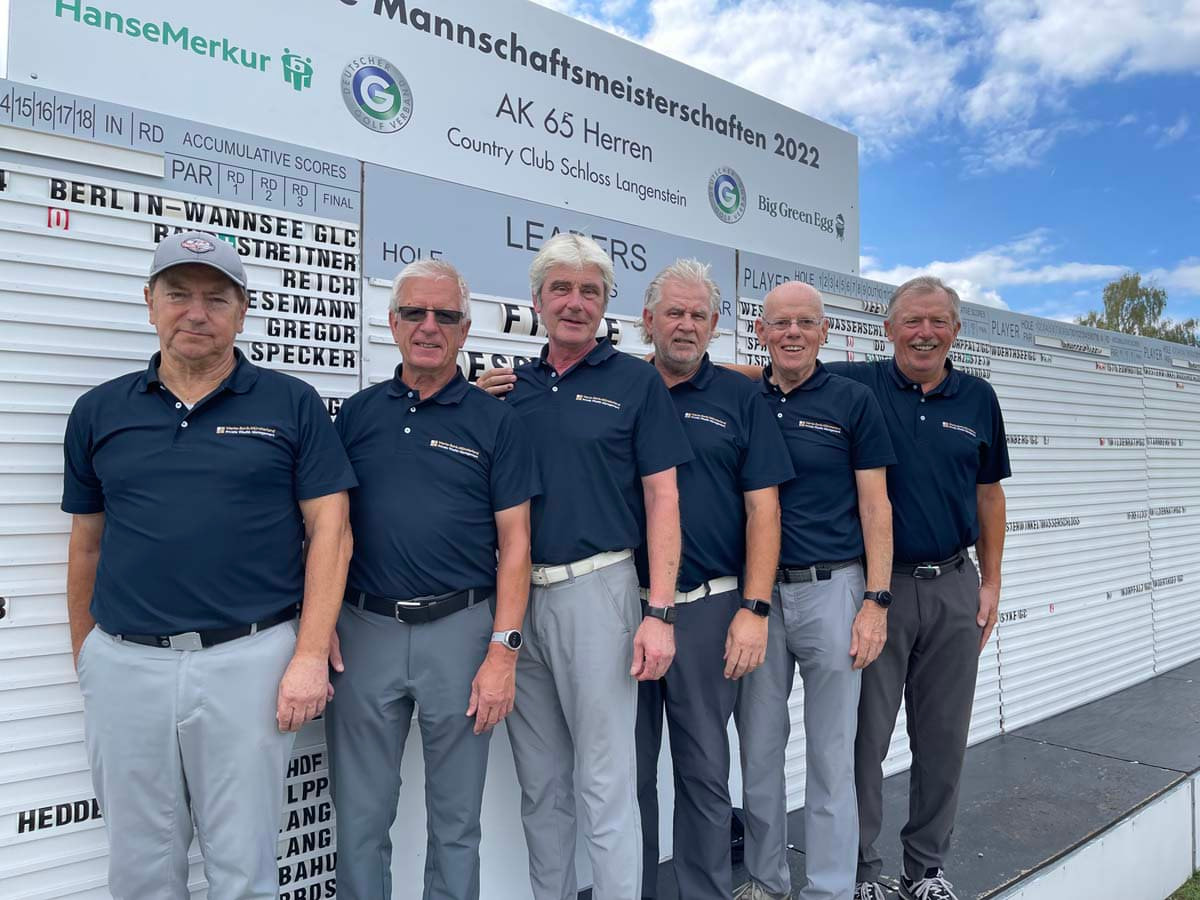 Auf dem Bild (von links) die sechs Spieler Dr. Armin Schulz, Heinz Springer, Norbert Tschöpe, Peter Münsterkötter, Kapitän Axel Heuser und Peter Kaczor. Foto: privat