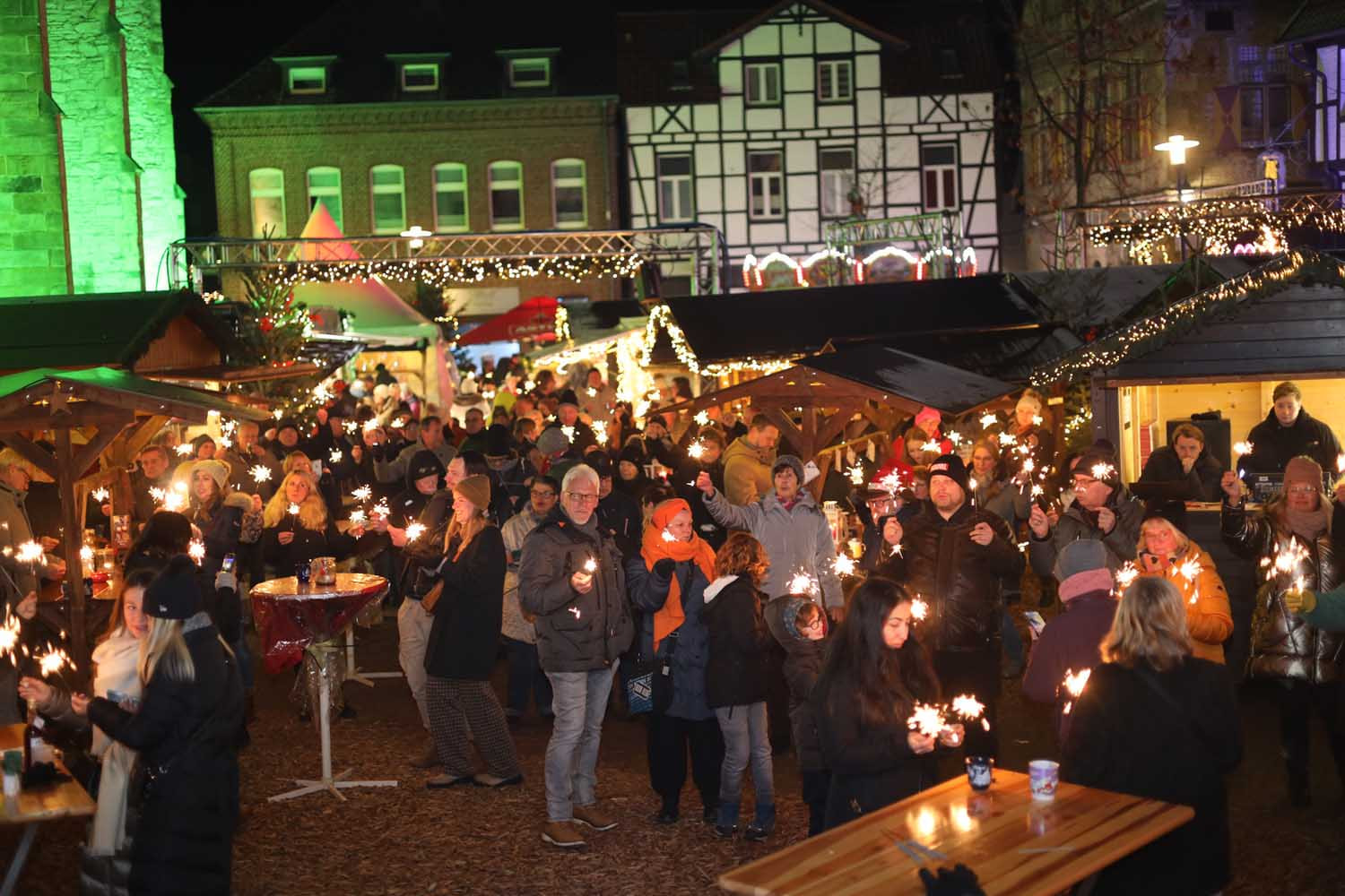 Weihnachtsmarkt in Werne Abschied mit hunderten Wunderkerzen Werne Plus